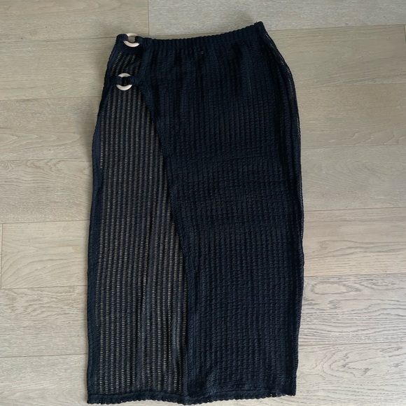 Urban Outfitters Semi-Sheer O-Ring Sarong (black) - Picture 3 of 9